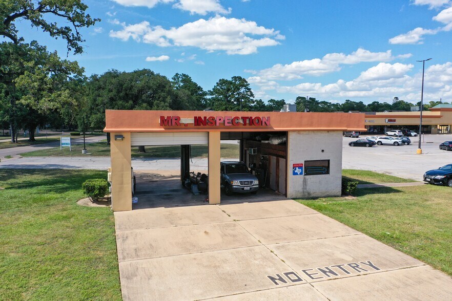 More Photos Of 13300-13350 Jones Rd, Houston Freestanding For Sale