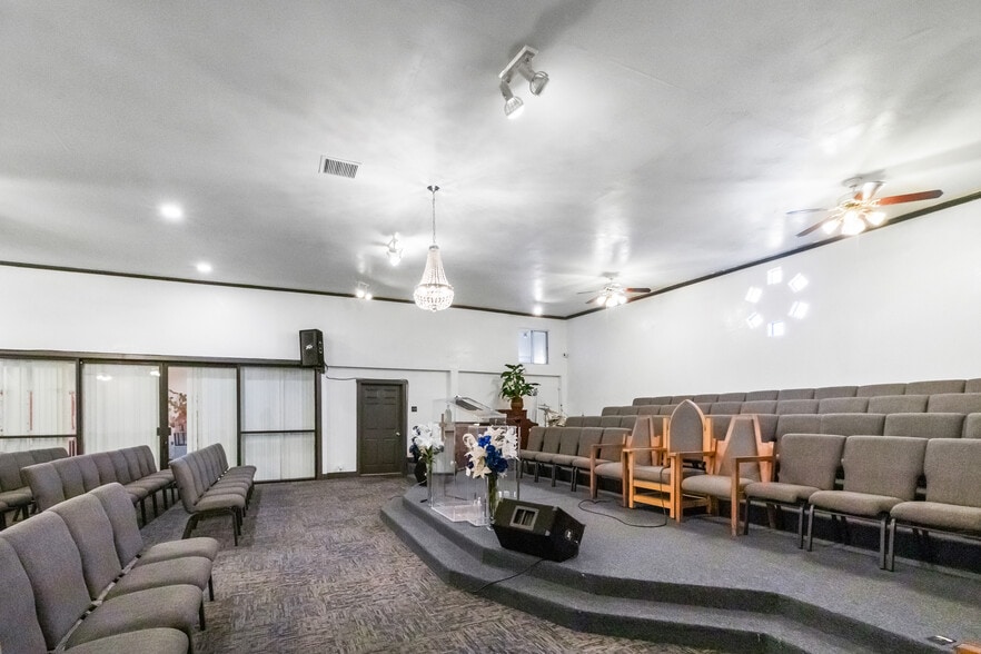 More Photos Of 671 9th St, Richmond Specialty For Sale