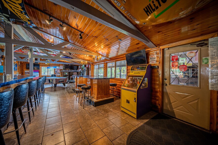 More Photos Of N10120 Parkway Rd, Crivitz Specialty For Sale