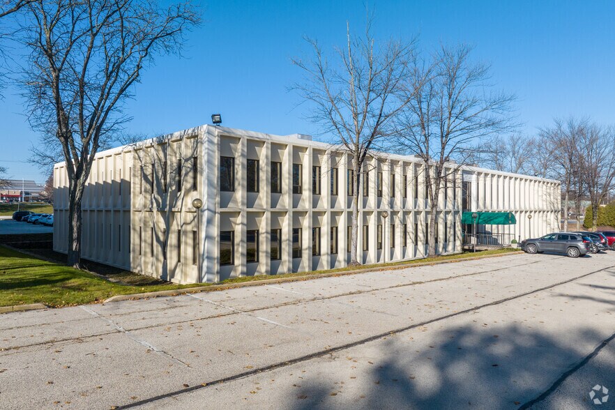 More Photos Of 2570 Boulevard of the Generals, Norristown Unknown For Lease