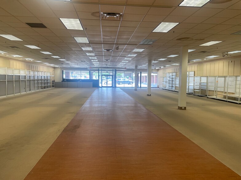 More Photos Of 2156 Dixie Hwy, Fort Mitchell Unknown For Lease