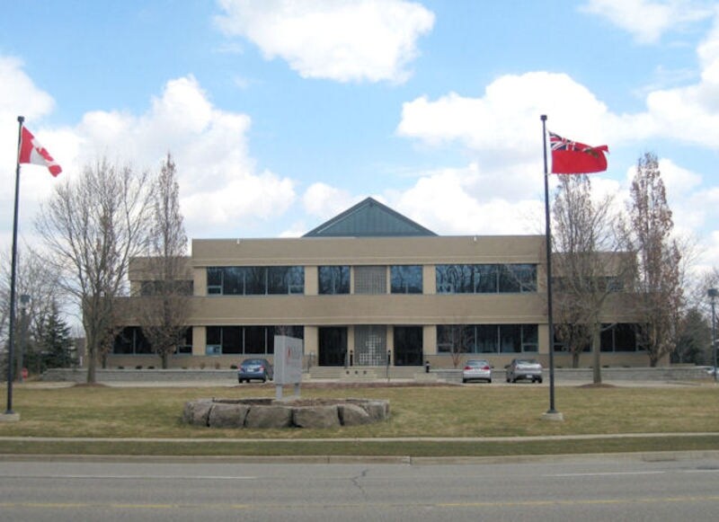 More Photos Of 470 N Weber St, Waterloo Office For Lease