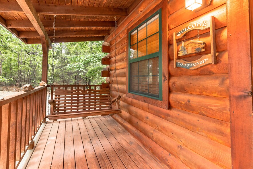 More Photos Of 15695 Highway 187, Eureka Springs Hotel For Sale
