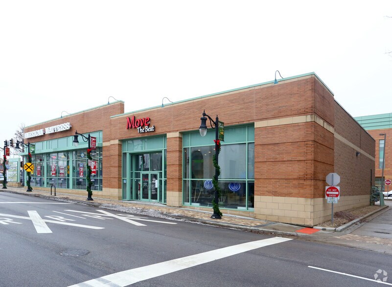 More Photos Of 1525-1535 Ellinwood Ave, Des Plaines Unknown For Lease