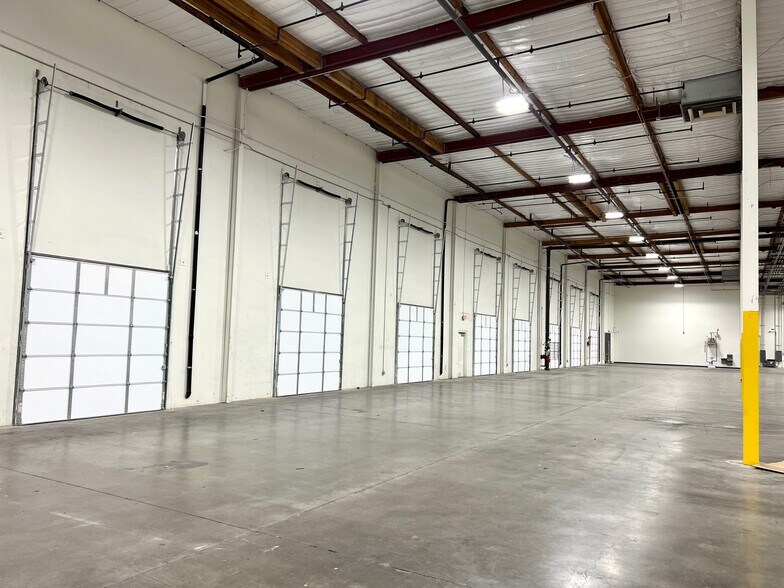 More Photos Of 1120 W Fairmont Dr, Tempe Warehouse For Lease