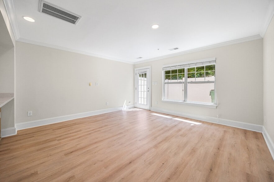 More Photos Of 5306-5320 Park Rd, Charlotte Apartments For Sale