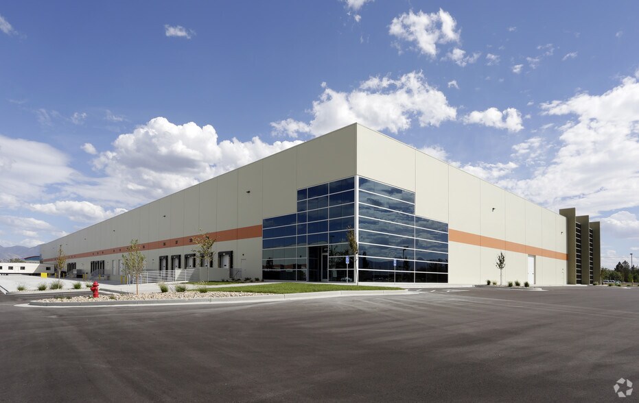 More Photos Of 4902 W 2100 S, Salt Lake City Distribution For Lease