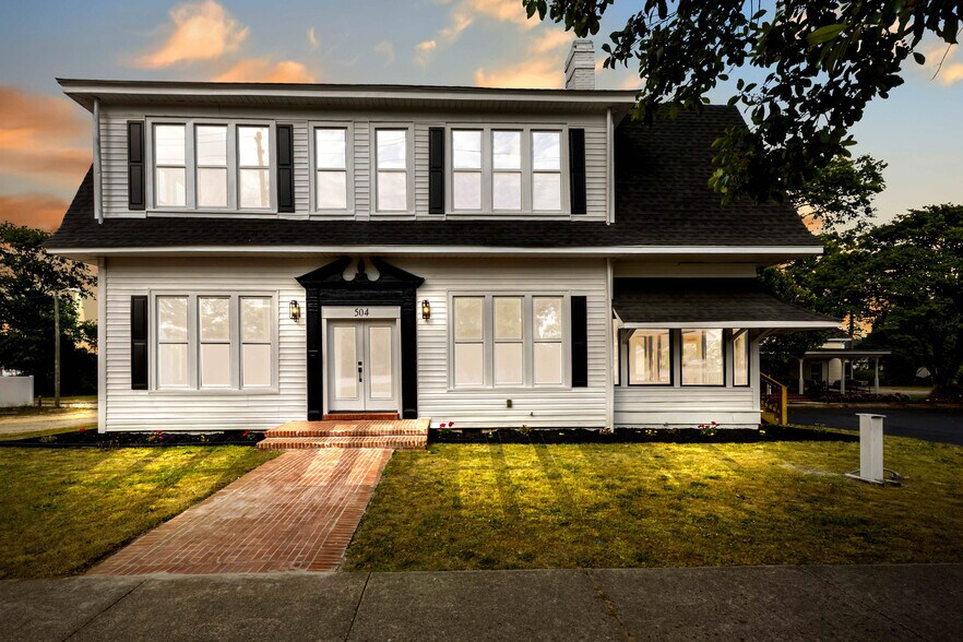 More Photos Of 504 W Broad St, Dunn Office For Sale