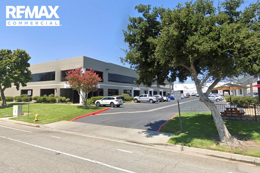 More Photos Of 24927 Avenue Tibbitts, Valencia Unknown For Lease