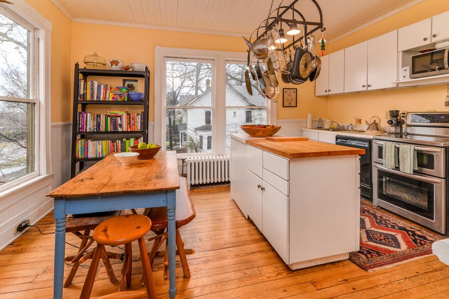 More Photos Of 145 Melrose Ave, Tryon Apartments For Sale