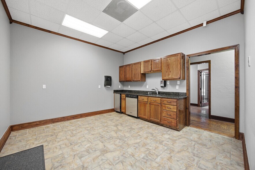 More Photos Of 120 S Village Center Rd, Southlake Office For Lease