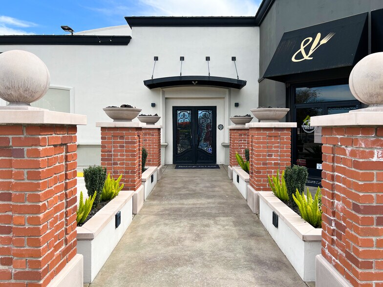 More Photos Of 105 Vernon St, Roseville Freestanding For Sale