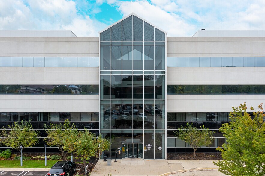 More Photos Of 25925 Telegraph Rd, Southfield Office For Lease