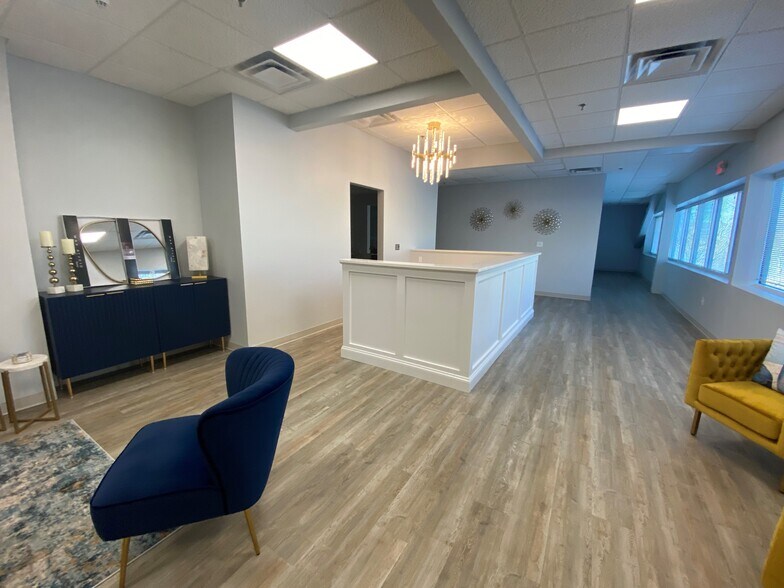 More Photos Of 1526 Atwood Ave, Johnston Medical For Lease