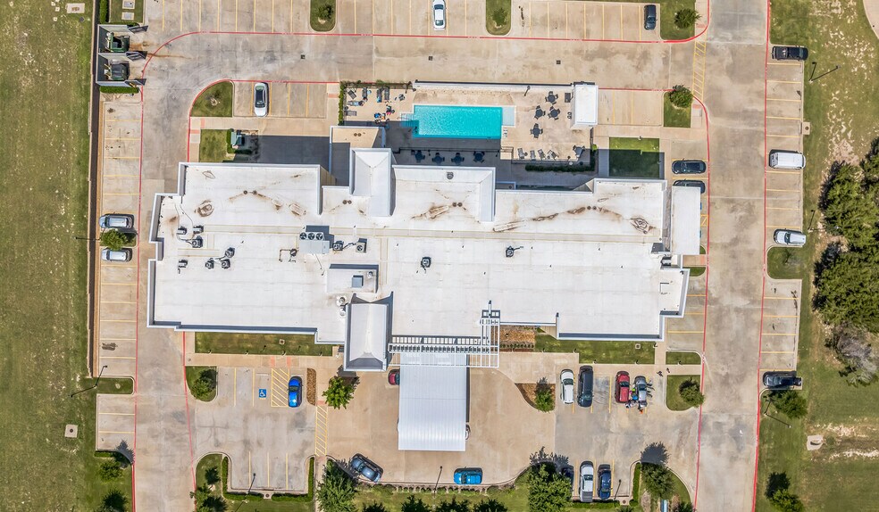 More Photos Of 409 N Clark Rd, Cedar Hill Hotel For Sale