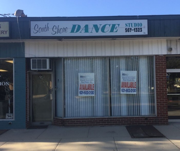 More Photos Of 243-251 W Main St, Sayville Storefront For Lease
