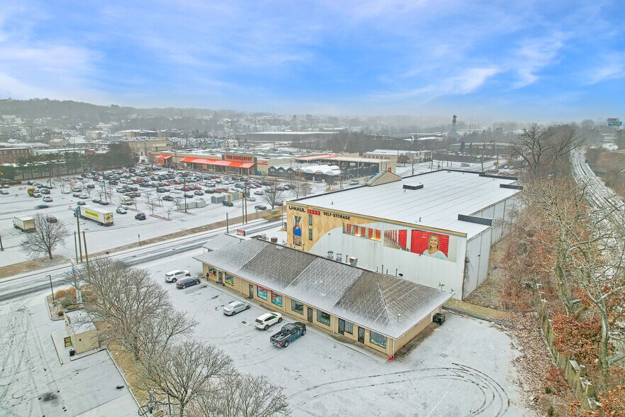 More Photos Of 500 Bank St, Waterbury Storefront Retail Office For Sale