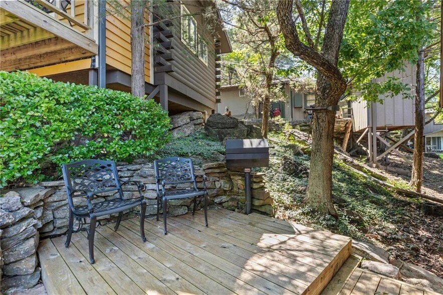More Photos Of 755 County Road 210, Eureka Springs Hotel For Sale