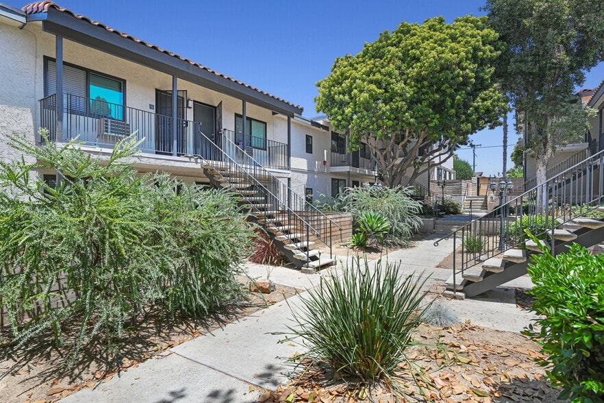 More Photos Of 628 W California Ave, Vista Apartments For Sale