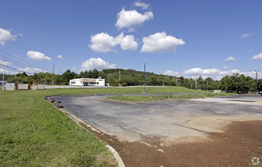 More Photos Of Washington Pike, Knoxville Land For Sale