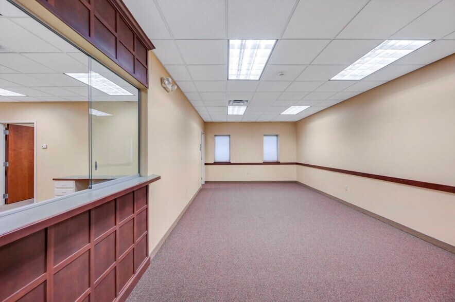 More Photos Of 1110 Clay Ave, Dunmore Medical For Lease