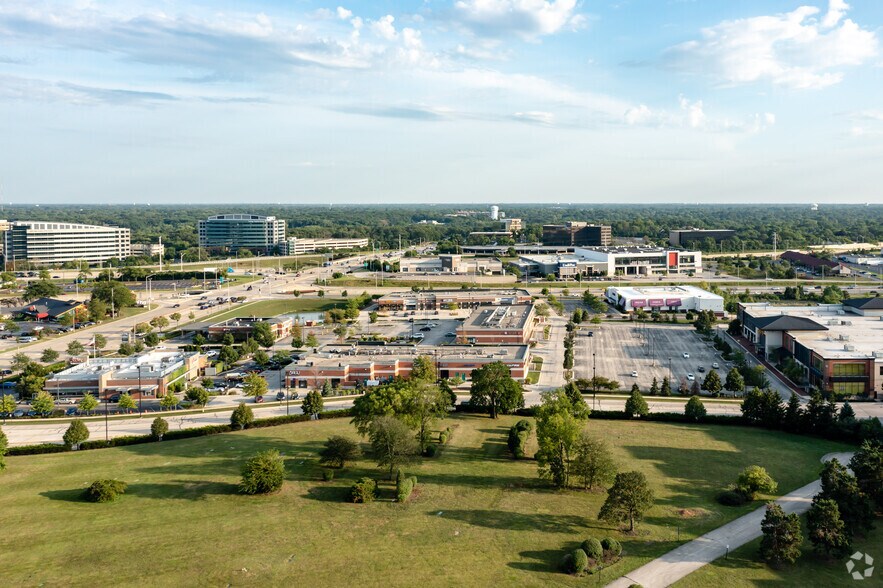 More Photos Of 2830 S Highland Ave, Lombard Storefront For Lease