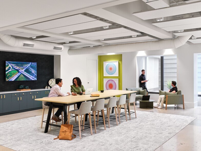 More Photos Of 101 S Tryon St, Charlotte Office Residential For Lease