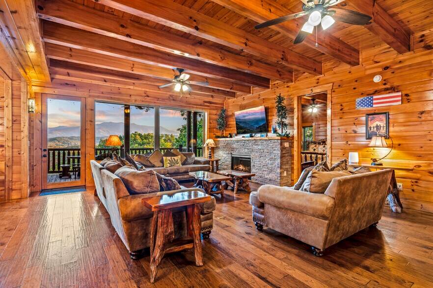 More Photos Of 1960 Blackthorn Trl, Sevierville Hospitality For Sale