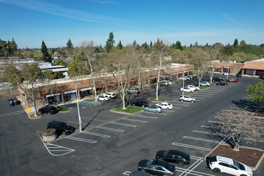 More Photos Of 4949-4955 Marconi Ave, Carmichael General Retail For Sale