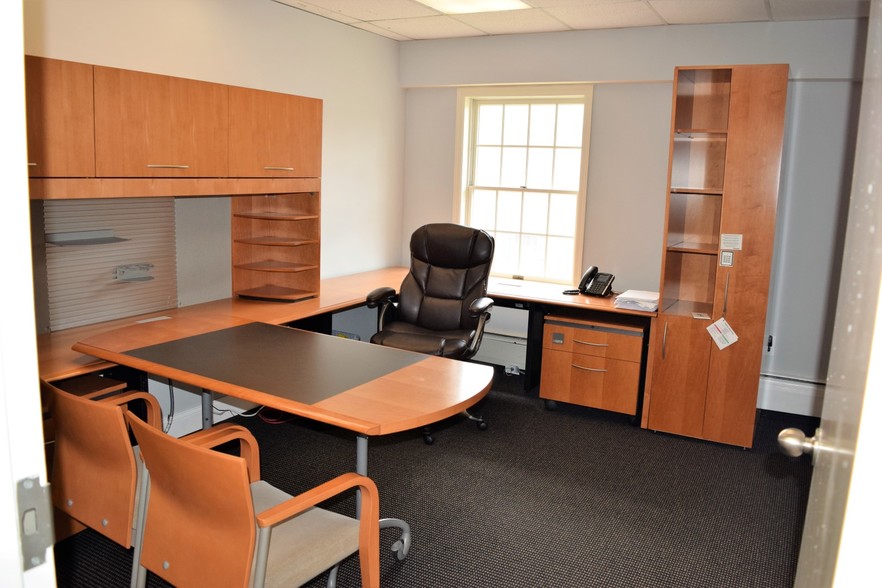 More Photos Of 776 Mountain Blvd, Watchung Office For Sale
