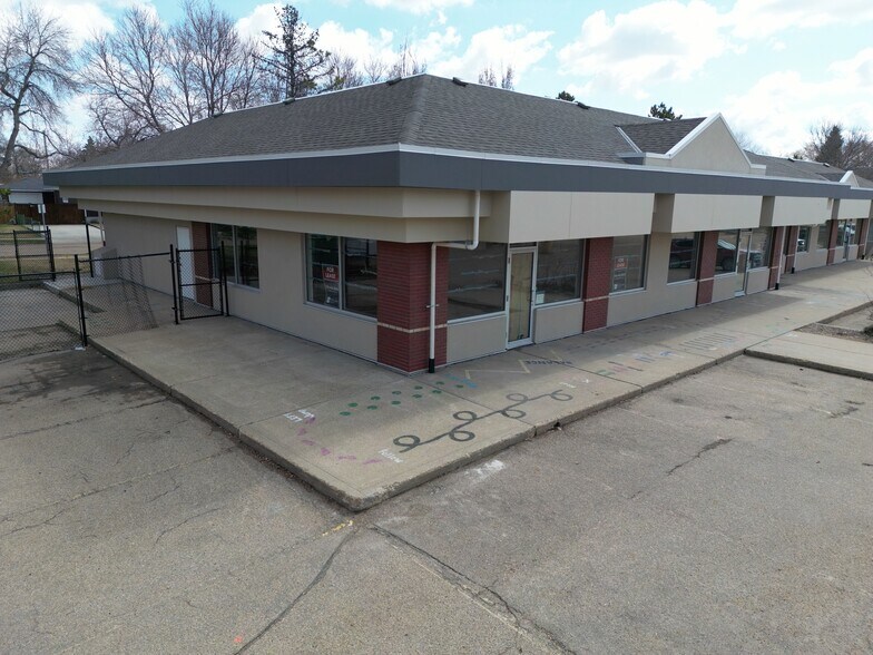 Primary Photo Of 10404 99 Ave, Fort Saskatchewan Unknown For Lease