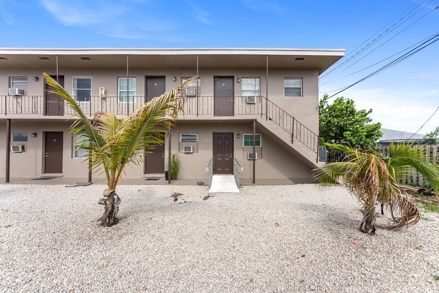 Primary Photo Of 526 NW 12th Ave, Boynton Beach Apartments For Sale