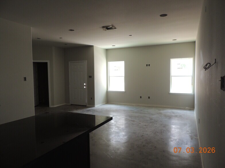 More Photos Of 103 Summer Pl, Huntsville Apartments For Sale