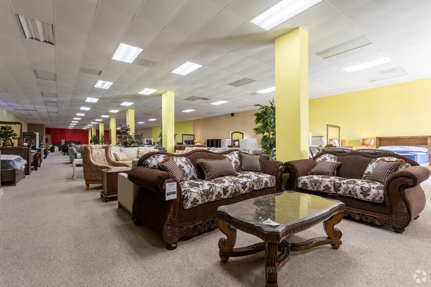 More Photos Of 116 W 6th St, Hanford Freestanding For Sale