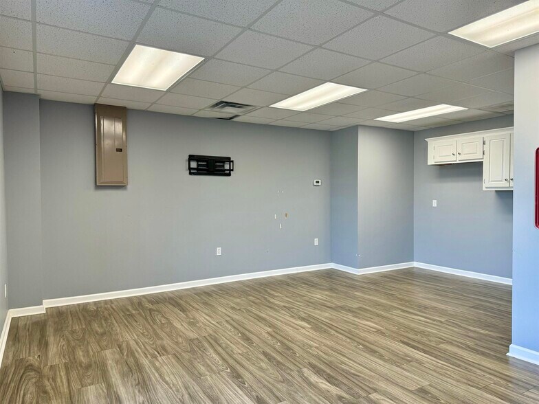 More Photos Of 78 Commerce Way, Killen Medical For Sale