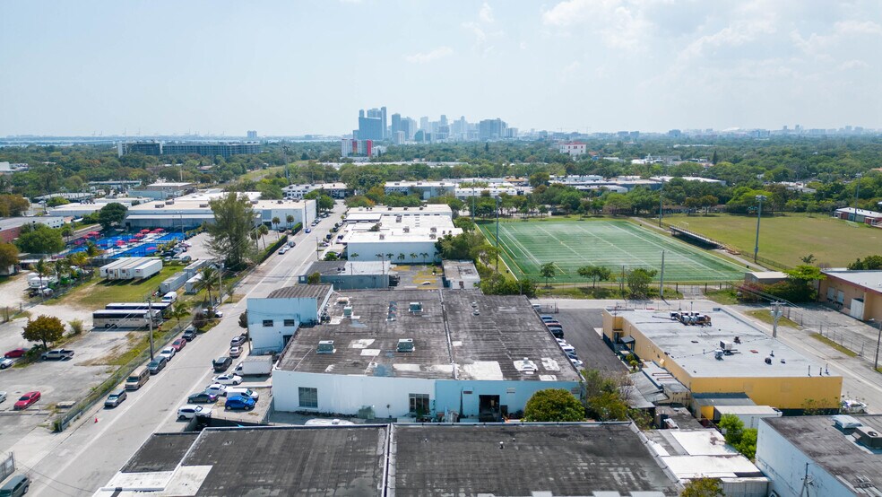 More Photos Of 6454 NE 4th Ave, Miami Light Manufacturing For Lease