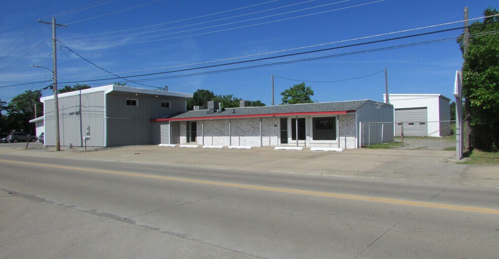 Primary Photo Of 1907 N 11th St, Muskogee Office For Sale