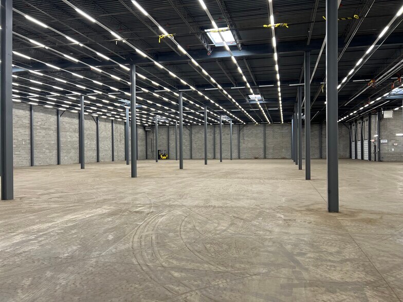 More Photos Of 120 Clyde Rd, Somerset Warehouse For Lease