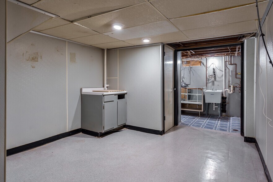 More Photos Of 1321 W Court St, Janesville Apartments For Sale