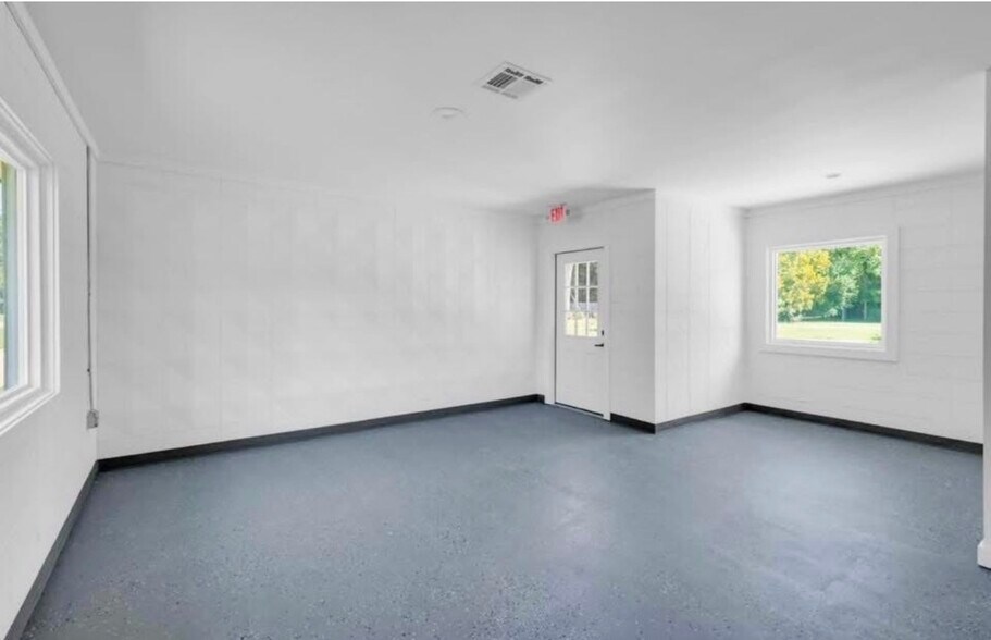 More Photos Of 3275 Racetrack Rd, D'Iberville Flex For Lease