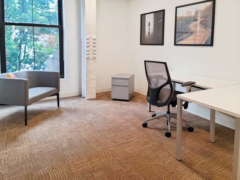 More Photos Of 1425-1437 Vine St, Cincinnati Coworking Space