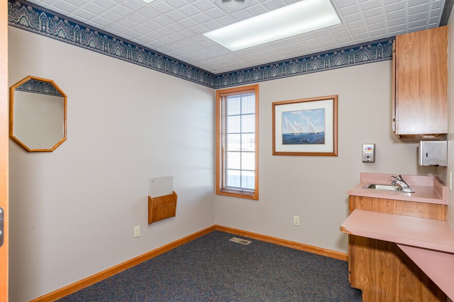 More Photos Of 1752 W High St, Piqua Medical For Sale