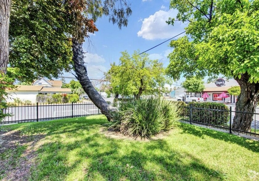 More Photos Of 618 4th St, Corning Office For Sale