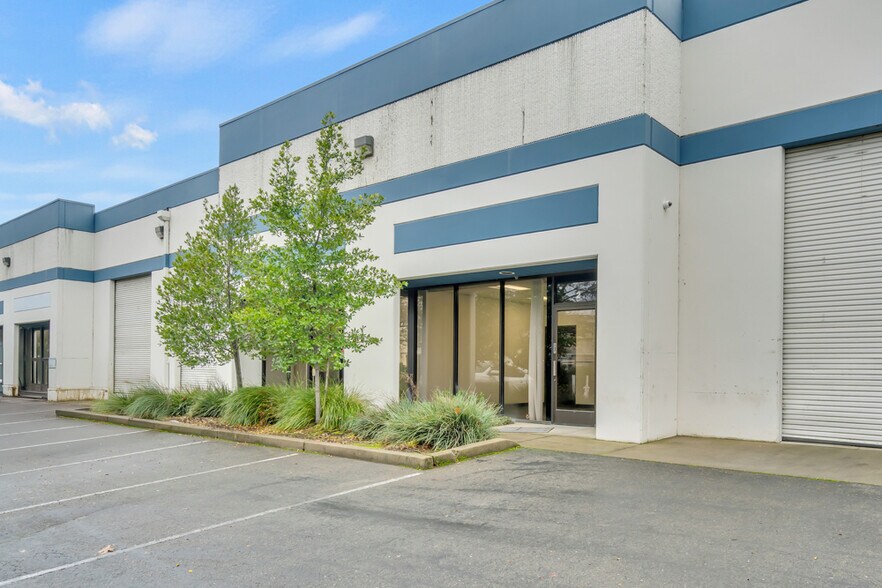 More Photos Of 11415 Sunrise Gold Cir, Rancho Cordova Warehouse For Lease