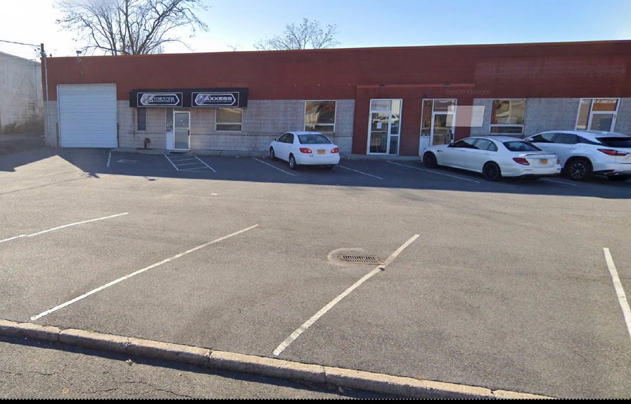 Primary Photo Of 32-36 Gazza Blvd, Farmingdale Manufacturing For Lease