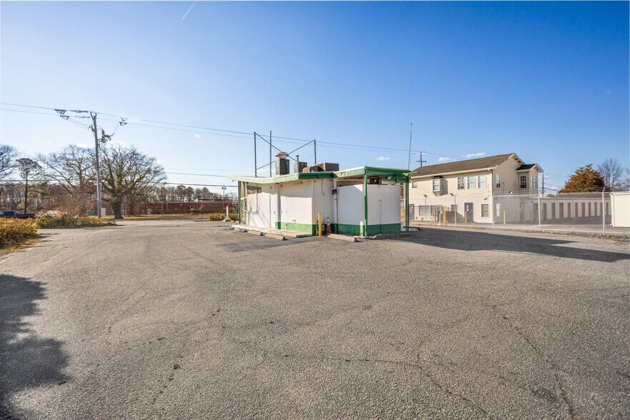 More Photos Of 5862 Jefferson Ave, Newport News Freestanding For Sale