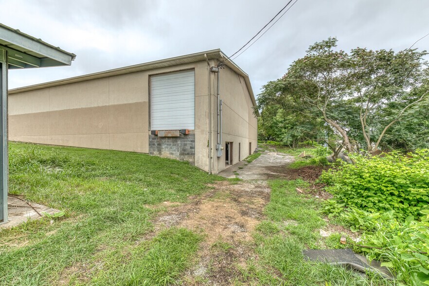 More Photos Of 3545 W Market St, Johnson City Industrial For Sale
