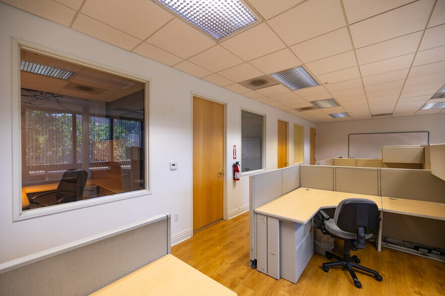 More Photos Of 241 Lombard St, Thousand Oaks Loft Creative Space For Lease