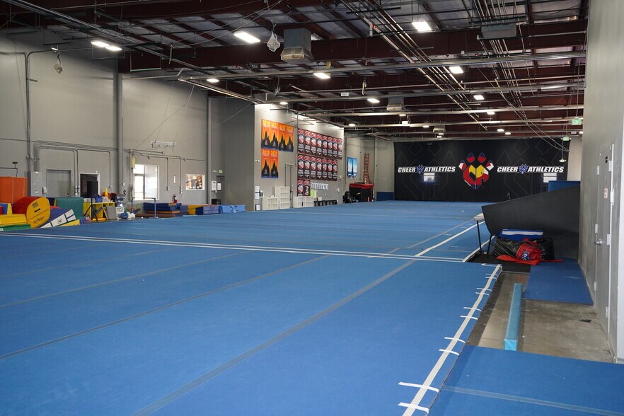 More Photos Of 3773 Monarch St, Frederick Warehouse For Lease