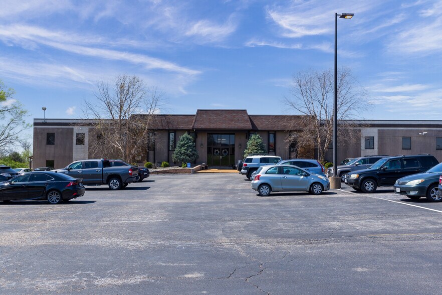 More Photos Of 11520 St. Charles Rock Rd, Bridgeton Medical For Lease